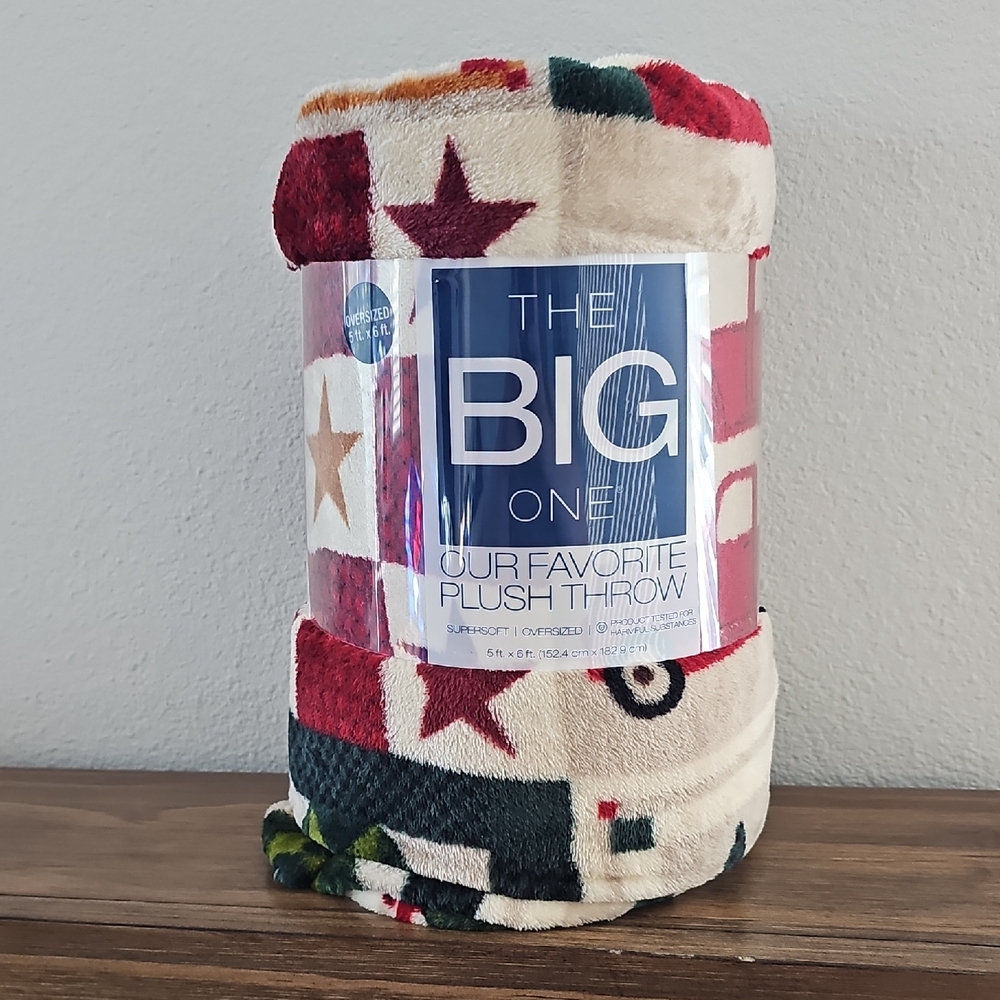 The Big One Festive Plush Throw Blanket - Red, Green, Cream